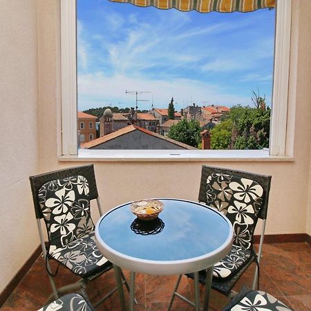 Polo Apartments ロヴィニ エクステリア 写真