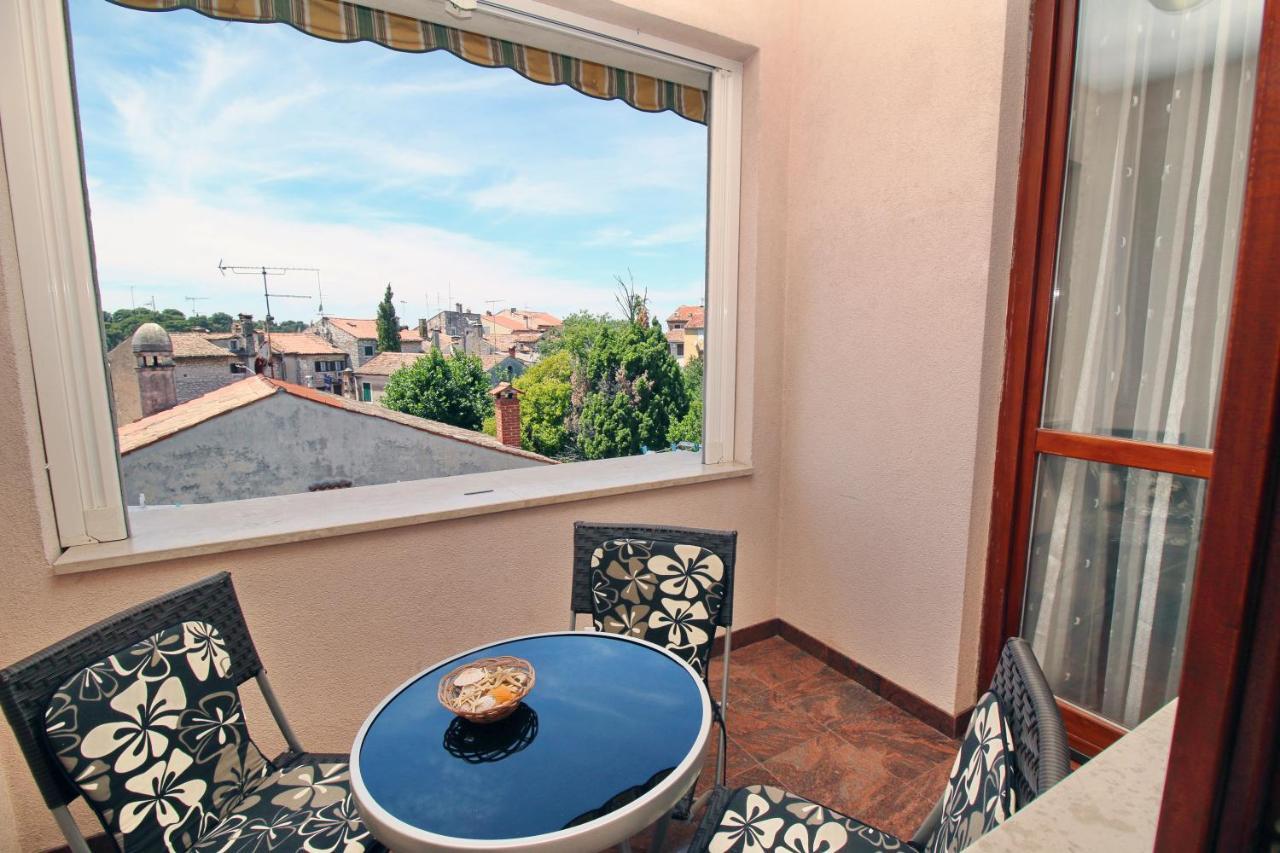 Polo Apartments ロヴィニ エクステリア 写真